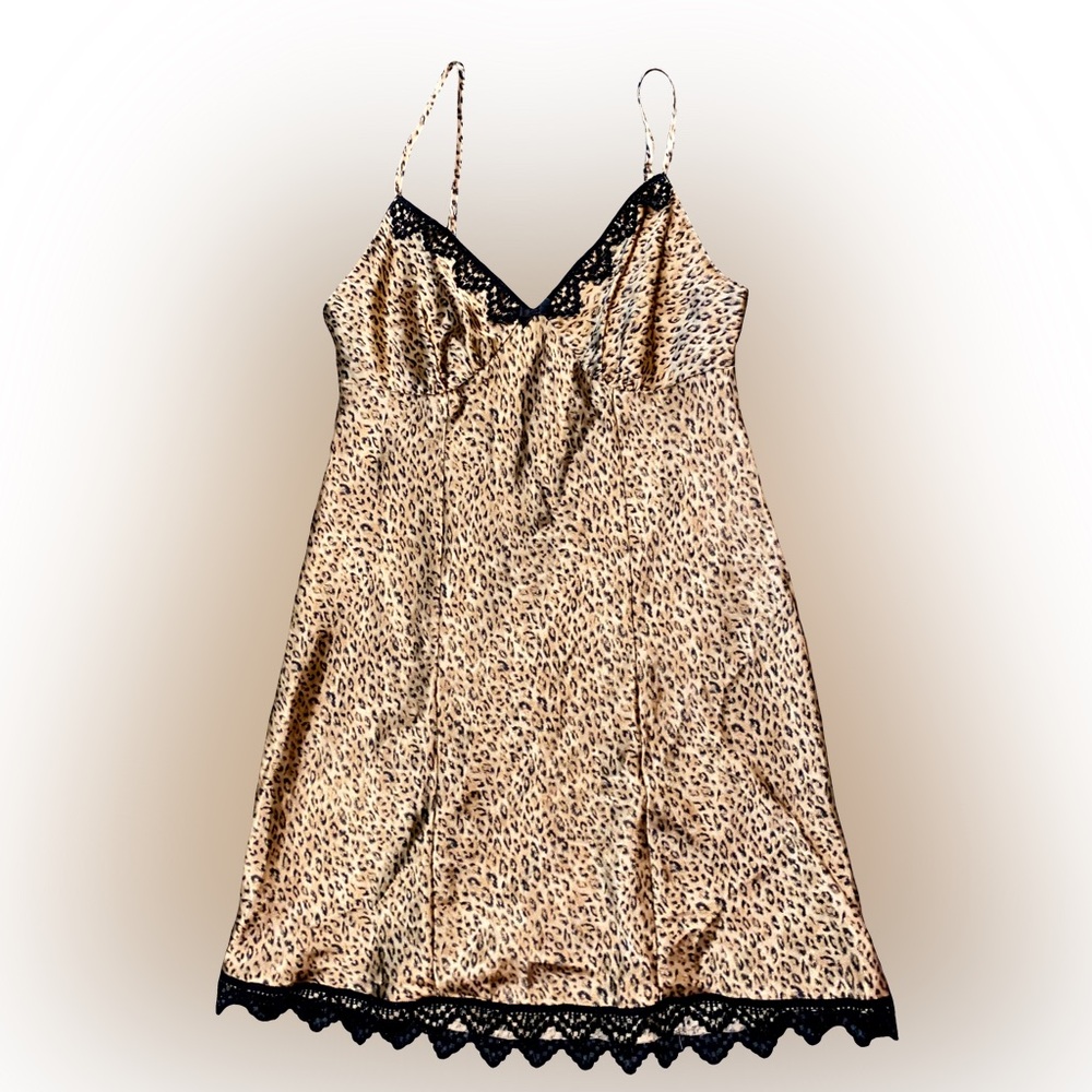 GILLIGAN O’MALLEY CHEETAH PRINT LACE SLIP MINI DRESS // SIZE SMALL🤎